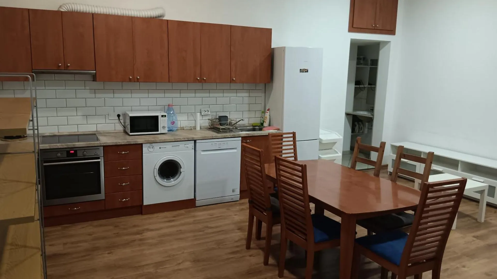 בודפשט Big Cozy - Skyfall Apartment 3 Bdrm 6 Beds 1&Half Baths